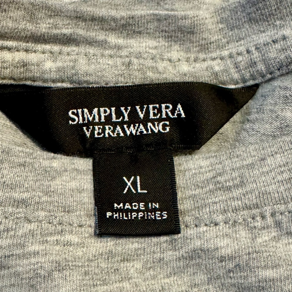 Vera Wang - Women’s Short Sleeve Tee and Shorts - Size XL - Picture 2 of 5